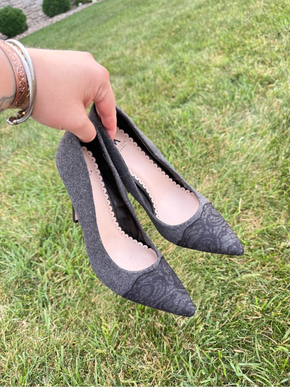 Classic Pointed-Toe Women's Pump in Charcoal Gray